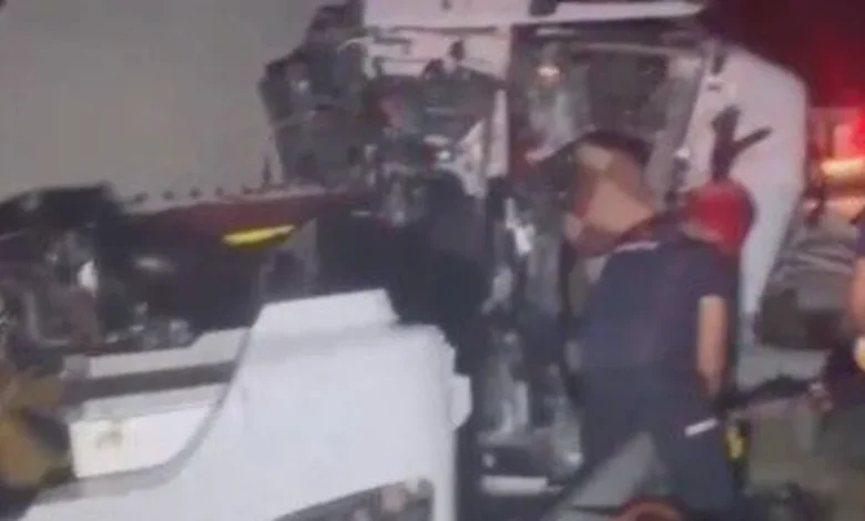 Gaziantep yolu çekici kazası - Gaziantep Yolu'nda Çekici Kazası: Sürücü Yaralı
