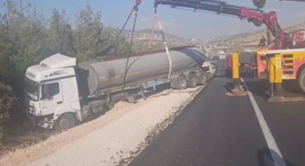 Gelin Konvoyu Korkuttu: Tanker Ormana Uçtu