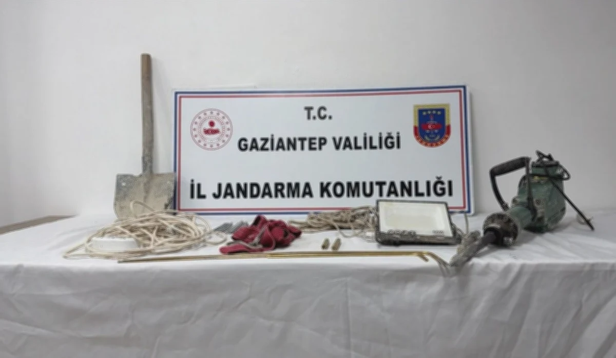 Gizemli Çukur: Gaziantep'te Define Arayışı