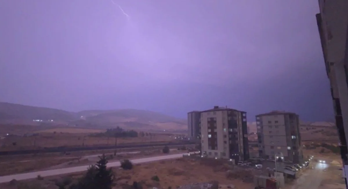 Gökyüzü Şöleni: Gaziantep'te Geceyi Gündüze Çeviren Olay!