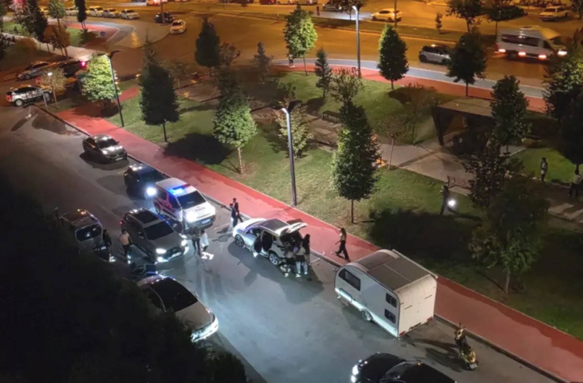 Mahallede Silah Sesleri: Park Sakinleri Panikte