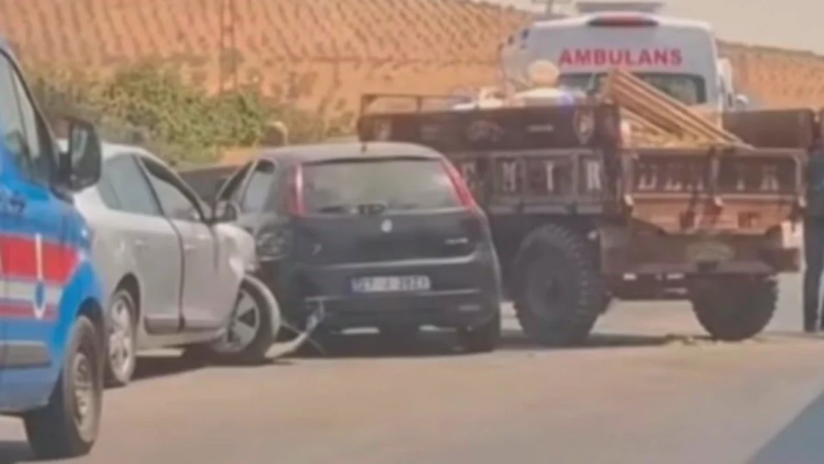 Nizip Yolu'nda Zincirleme Kaza: 2 Yaralı