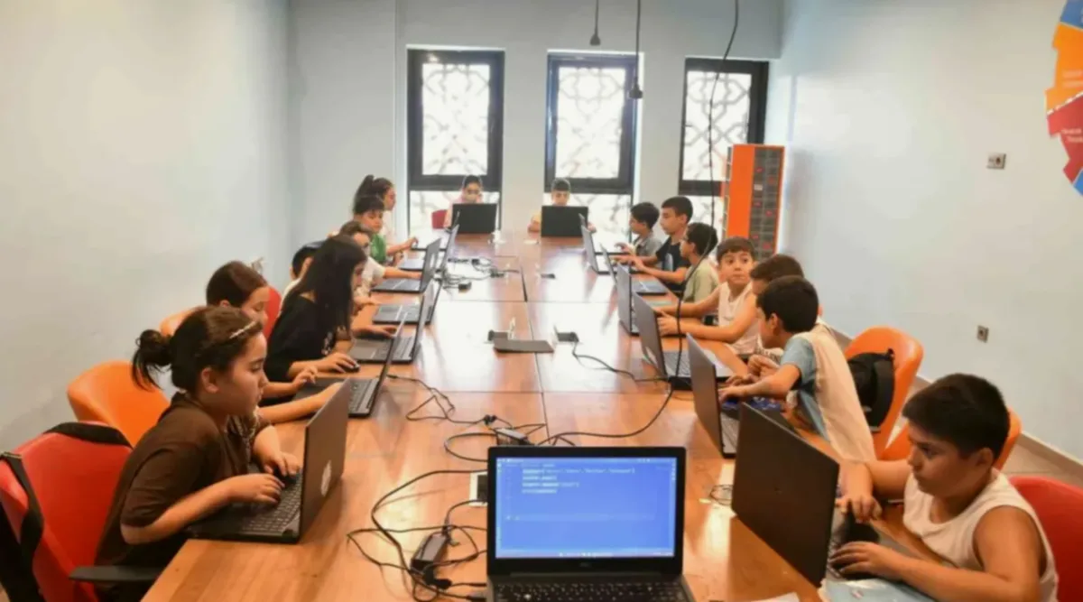 Şahinbey'den Yapay Zeka Atağı: 400 Genç Yetişiyor