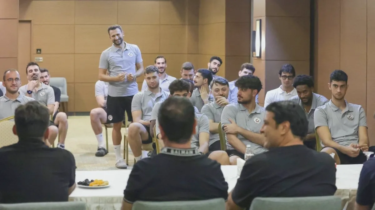 Umut Yılmaz'dan Gaziantep Basketbol'a Destek