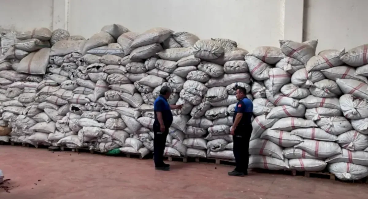 Gaziantep'te Biber Kaçakçılığı: 70 Ton Çöp Ele Geçti