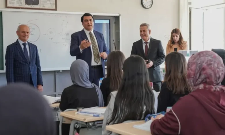 ulaşım desteği - Gençlere Ulaşım Desteği: İlk Bilet Şehitkamil'den