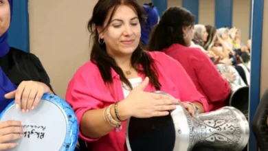 kadınlar darbuka - Kadınlar Darbukayla Hayatın Ritmini Buldu
