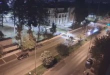valilik kapısı kaza - Valilik Kapısı Önünde Gizemli Kaza: Sürücü Nerede?