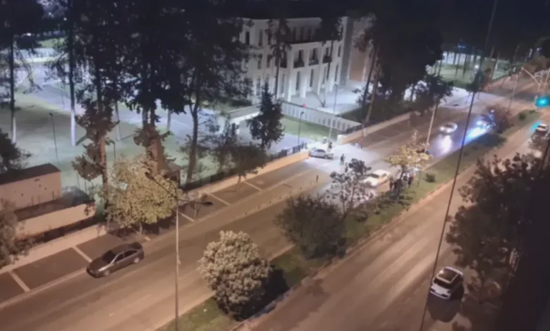 valilik kapısı kaza - Valilik Kapısı Önünde Gizemli Kaza: Sürücü Nerede?