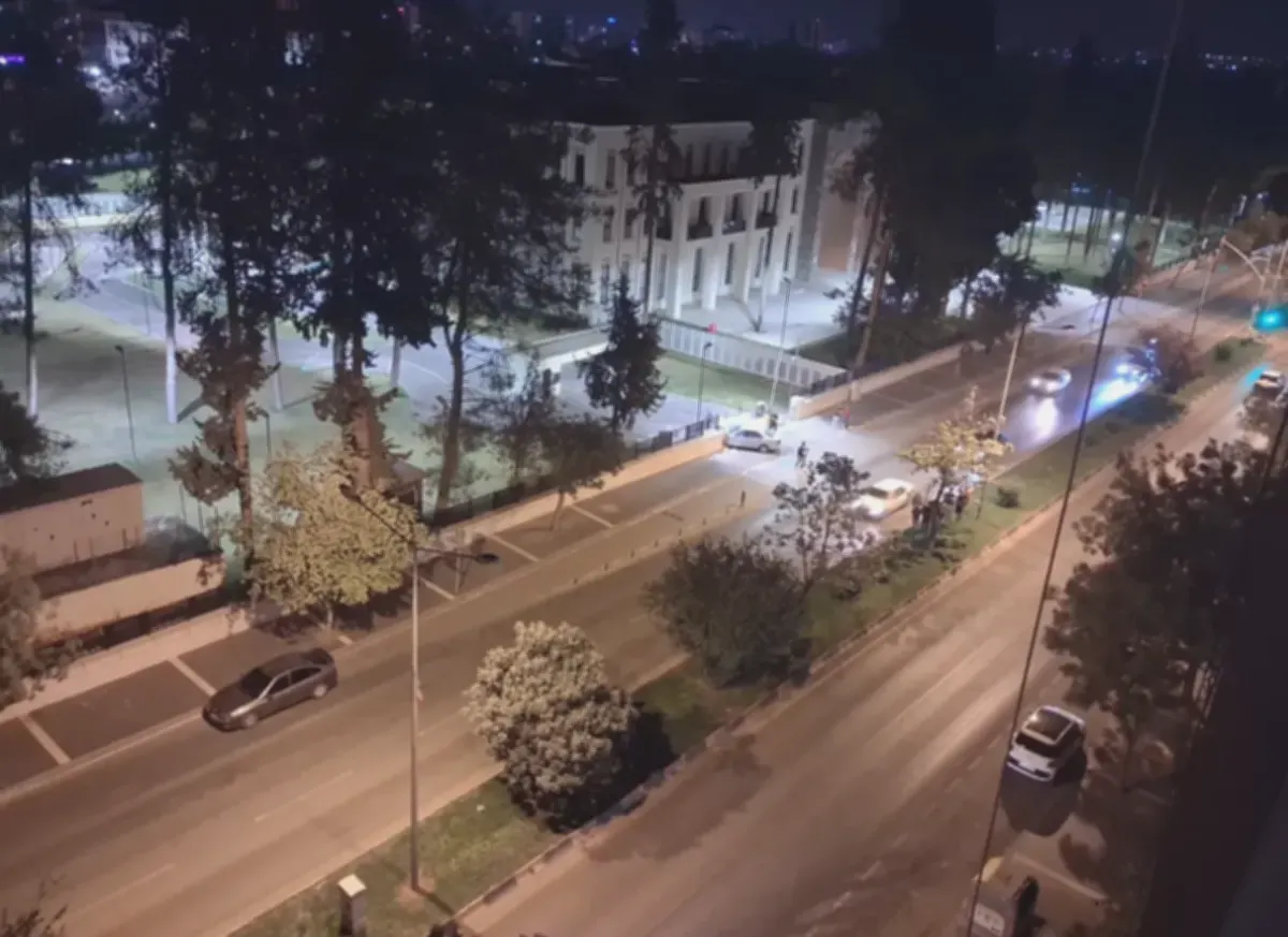 Valilik Kapısı Önünde Gizemli Kaza: Sürücü Nerede?