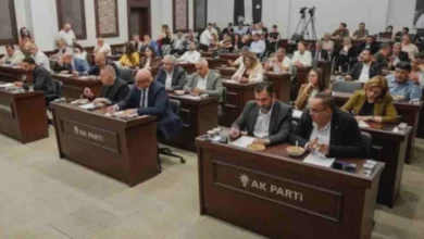 Yeniden Refah ihraç - Yeniden Refah'ta İhraç Şoku: Kim Kimi Neden Attı?