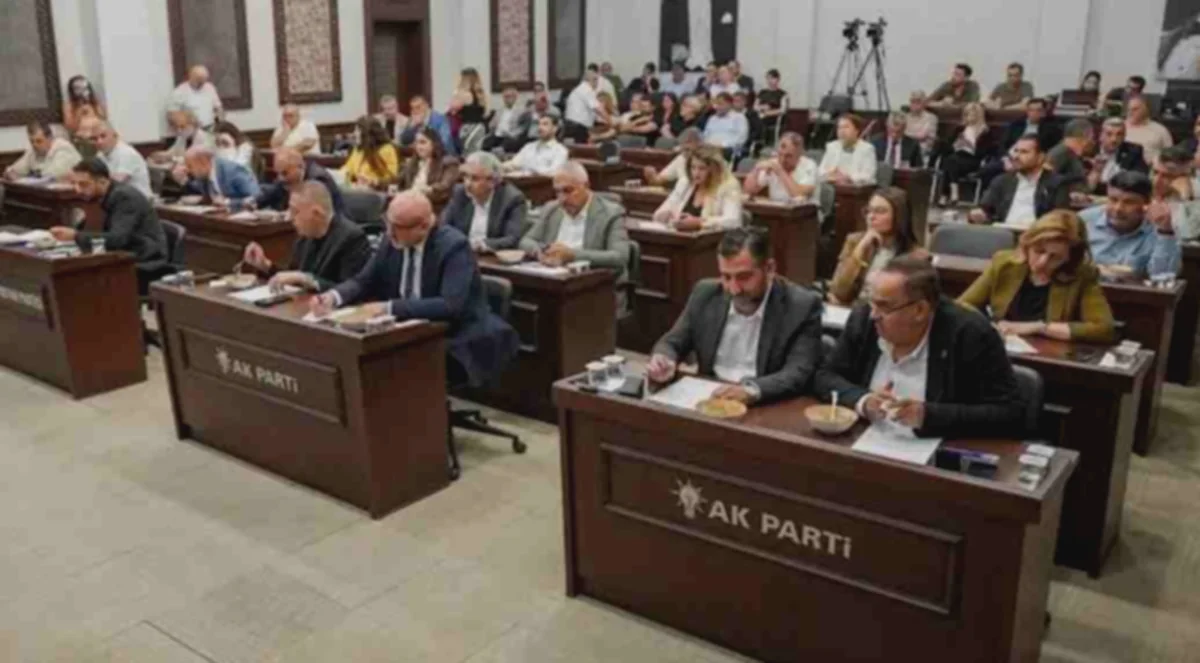 Yeniden Refah'ta İhraç Şoku: Kim Kimi Neden Attı?