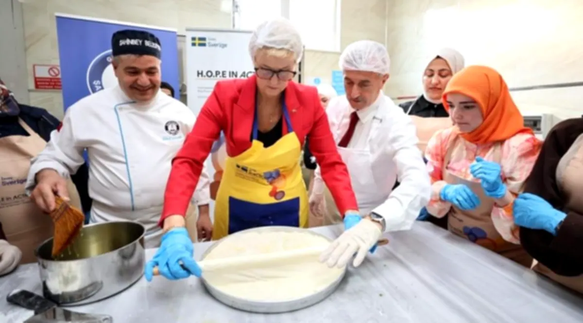 Büyükelçiden Gaziantep aşevinde baklava sürprizi
