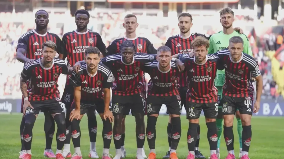 Gaziantep FK'da Göğüs Sponsoru Yok: Kırmızı-Siyahlılar Be...