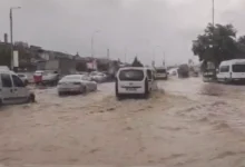 Gaziantep yolları göle döndü - Gaziantep Yolları Göle Döndü: Trafik Felç