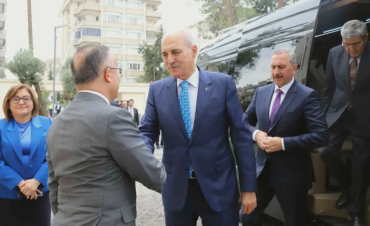 Kurtulmuş Gaziantep'te Valiliği Ziyaret Etti