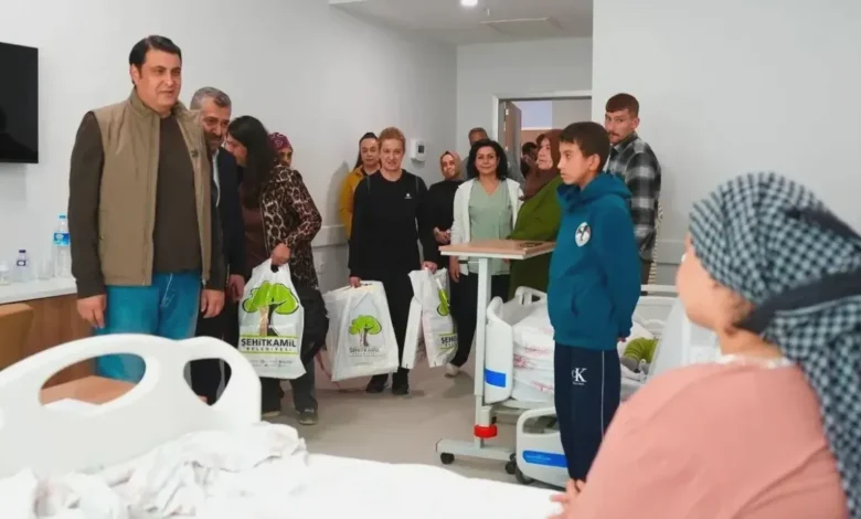 Şehitkamil muhtarlara bilgisayar desteği - Şehitkamil muhtarlara bilgisayar desteği verdi